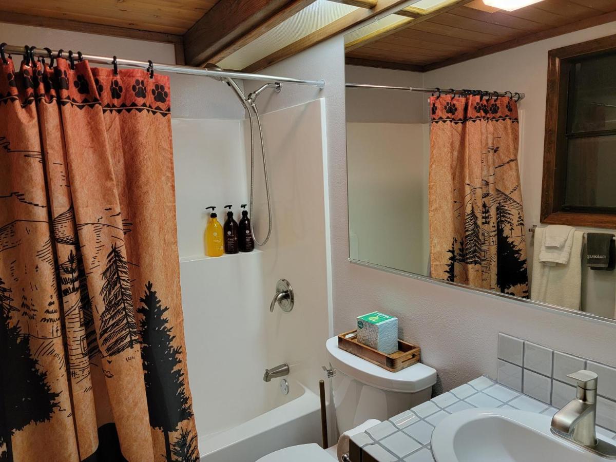 Four Seasons Getaway-Private Hot Spa With Pine Tree Views-Walk To Village And Pineknot Trailhead-Plus King Bed! Big Bear Lake Exterior photo