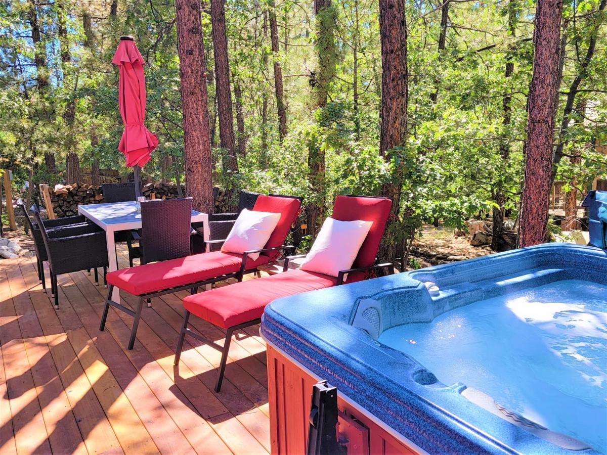 Four Seasons Getaway-Private Hot Spa With Pine Tree Views-Walk To Village And Pineknot Trailhead-Plus King Bed! Big Bear Lake Exterior photo