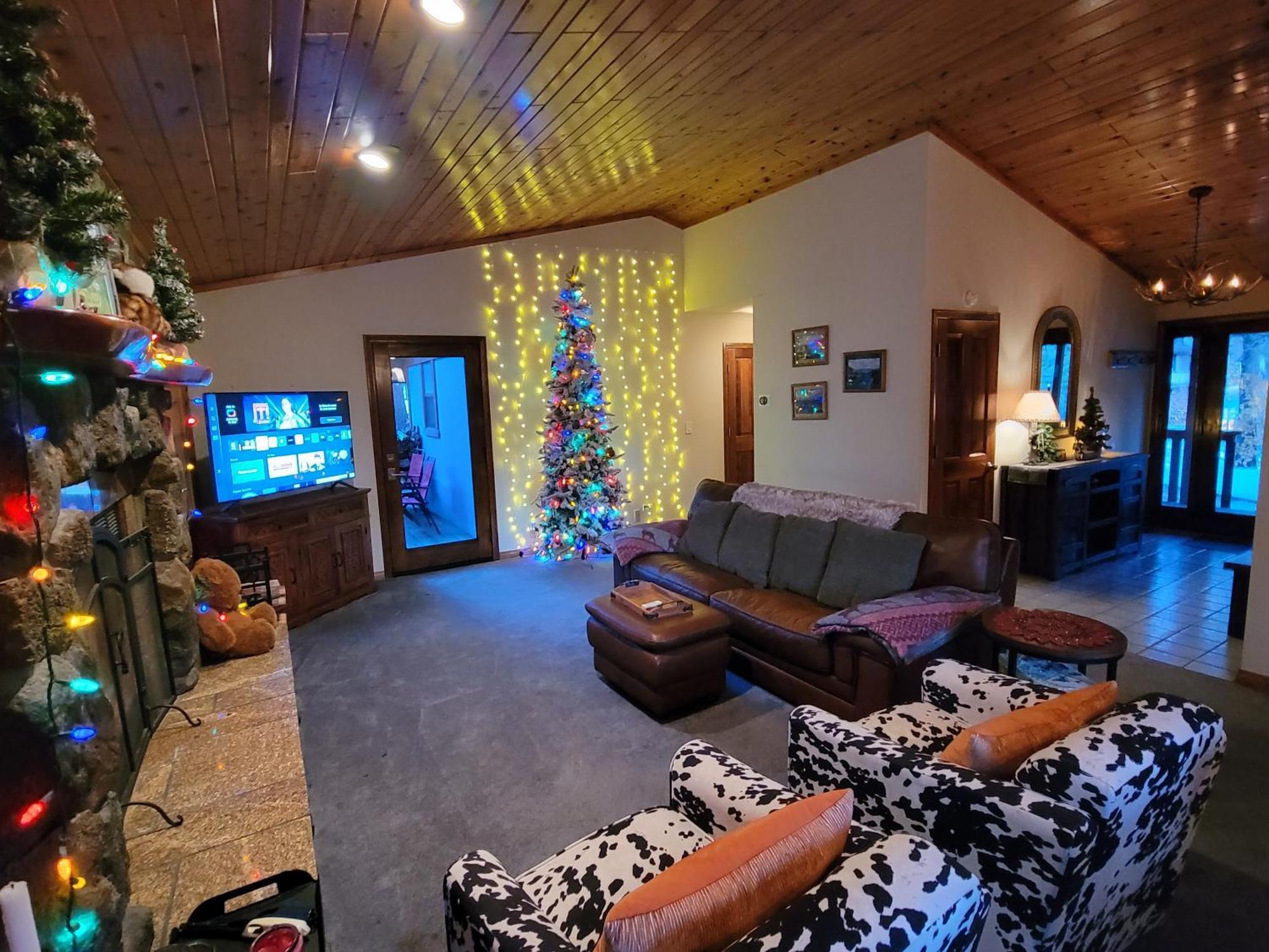 Four Seasons Getaway-Private Hot Spa With Pine Tree Views-Walk To Village And Pineknot Trailhead-Plus King Bed! Big Bear Lake Exterior photo
