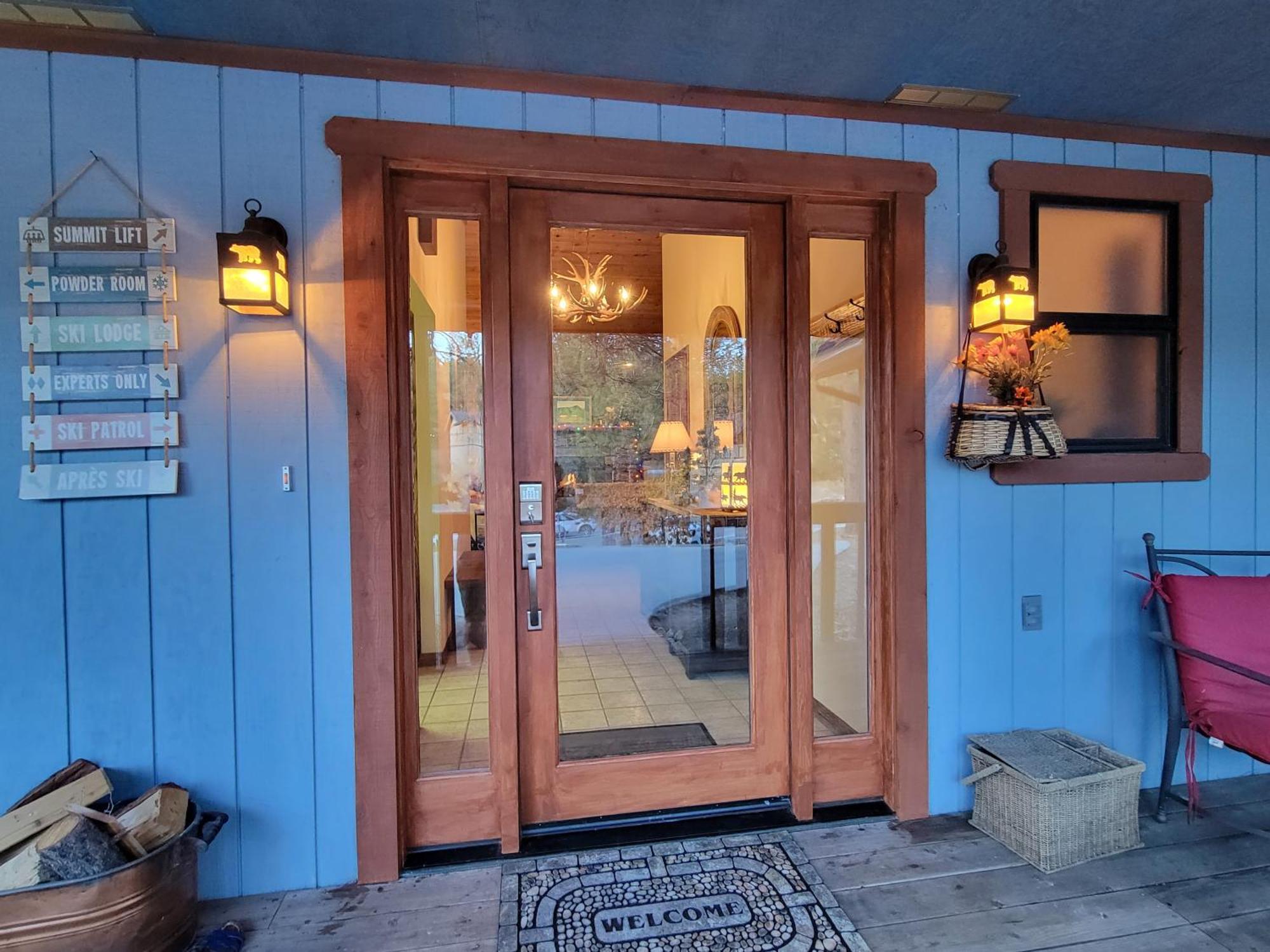 Four Seasons Getaway-Private Hot Spa With Pine Tree Views-Walk To Village And Pineknot Trailhead-Plus King Bed! Big Bear Lake Exterior photo