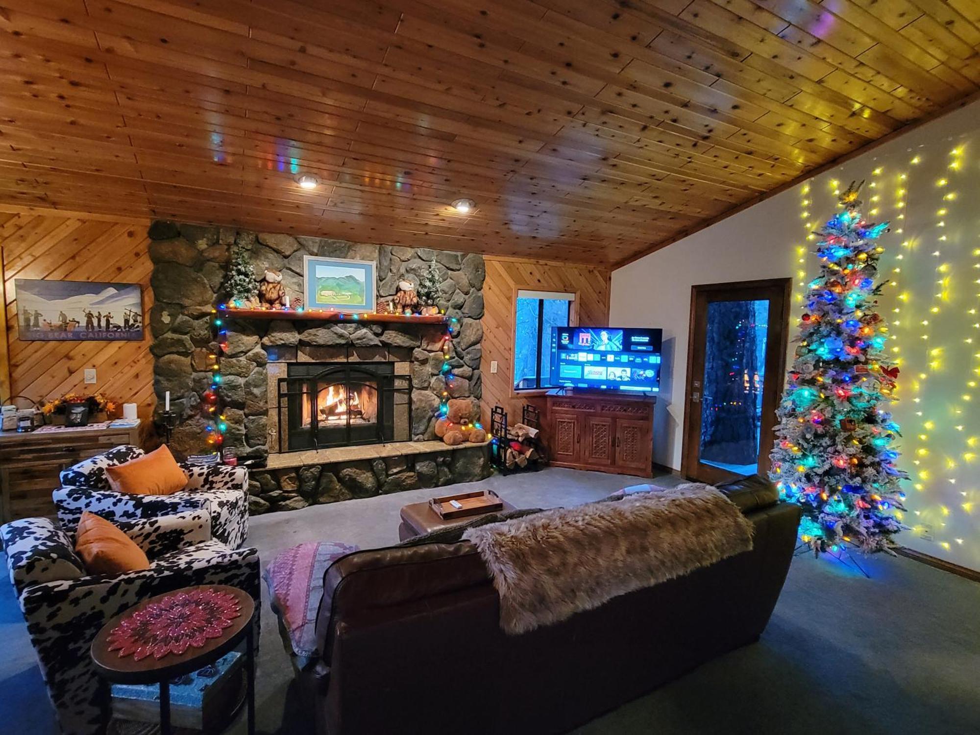 Four Seasons Getaway-Private Hot Spa With Pine Tree Views-Walk To Village And Pineknot Trailhead-Plus King Bed! Big Bear Lake Exterior photo