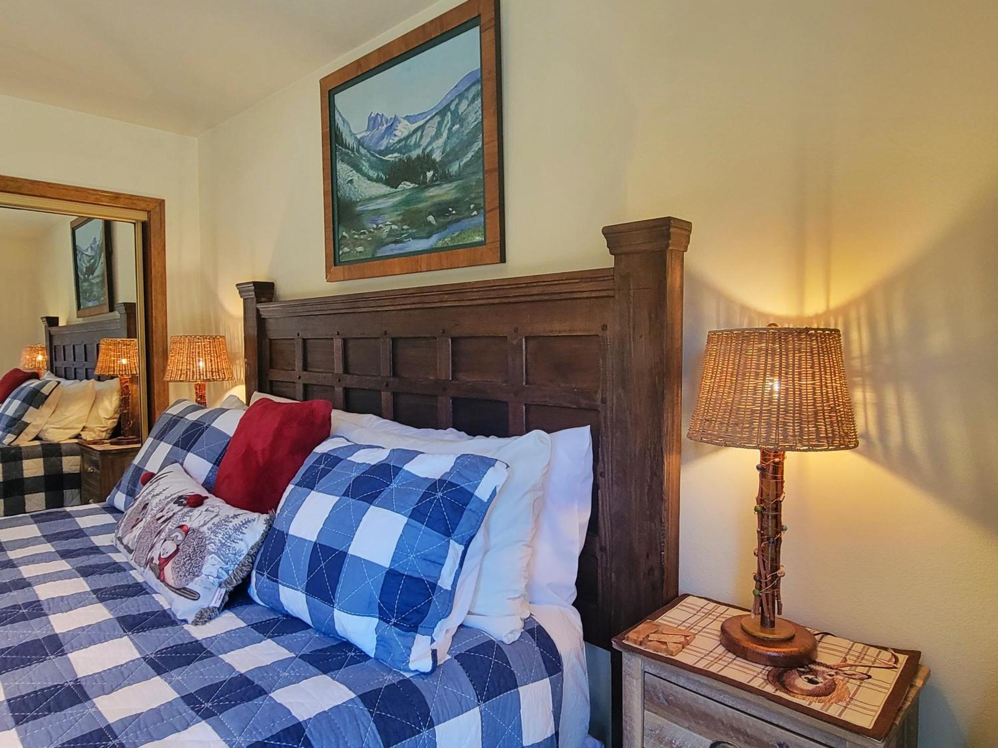 Four Seasons Getaway-Private Hot Spa With Pine Tree Views-Walk To Village And Pineknot Trailhead-Plus King Bed! Big Bear Lake Exterior photo