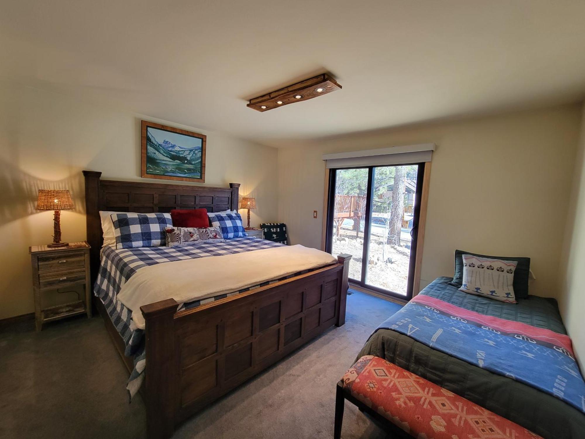 Four Seasons Getaway-Private Hot Spa With Pine Tree Views-Walk To Village And Pineknot Trailhead-Plus King Bed! Big Bear Lake Exterior photo